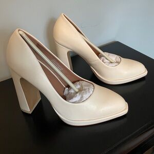 Gabrielle Union Platform Pumps